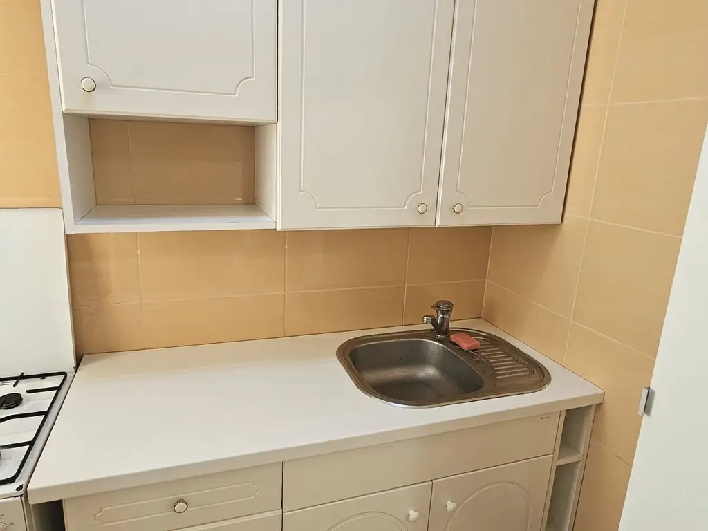 Dristor metrou garsoniera mobiliata si utilata complet