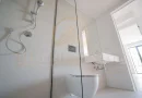 Stațiunea Mamaia - Vânzare apartament cu 2 camere, 2 bai, la 2 pasi de mare.