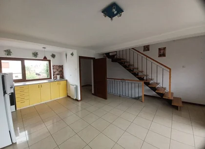 Casa insiruita, 2 dormitoare, garaj, Sanmartin. 120 000 E. Comision 0.