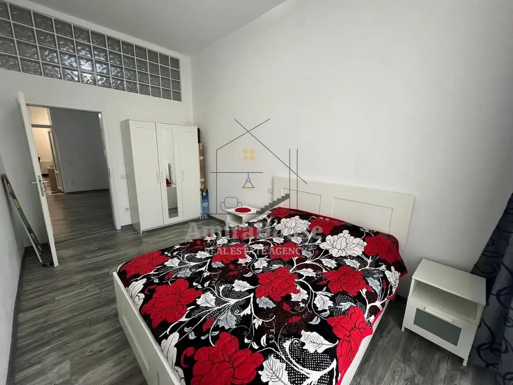 Apartament 3 camere, finisat, 75 mp si pod mansardabil, Bulevardul Eroilor