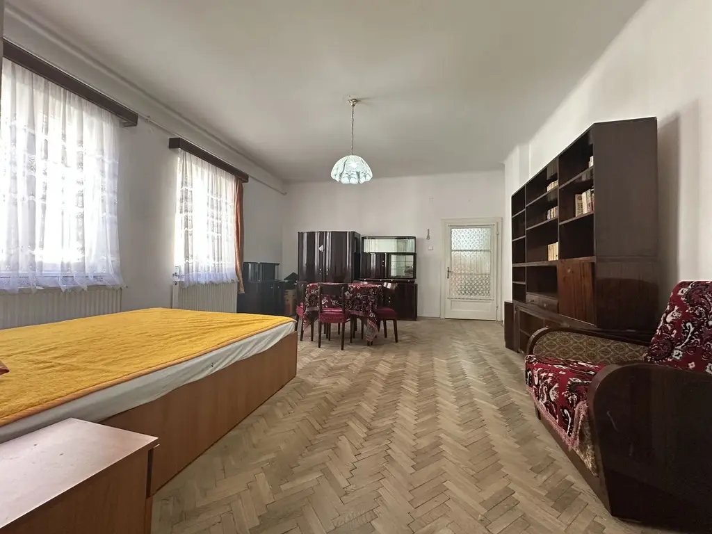 Apartament in casa spațios la doar 5-7 minute de Centrul Istoric