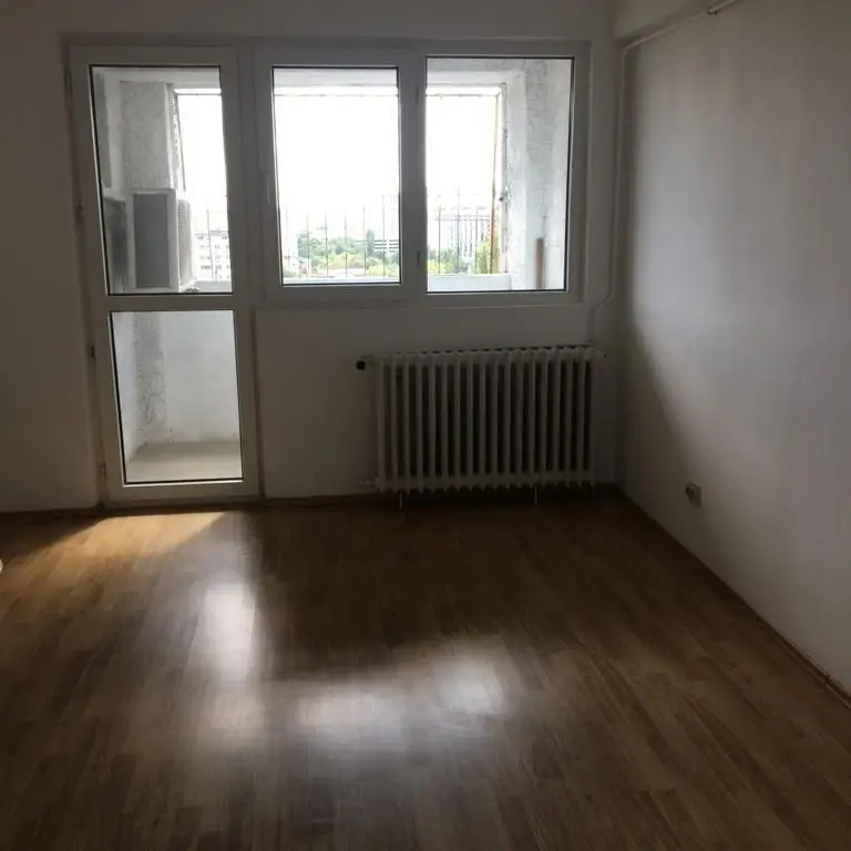 Apartament 4 camere, la 2 minute de Mega Mall, pret 99000 , particular
