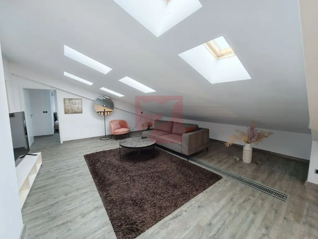 2 apartamente intr-unul singur!