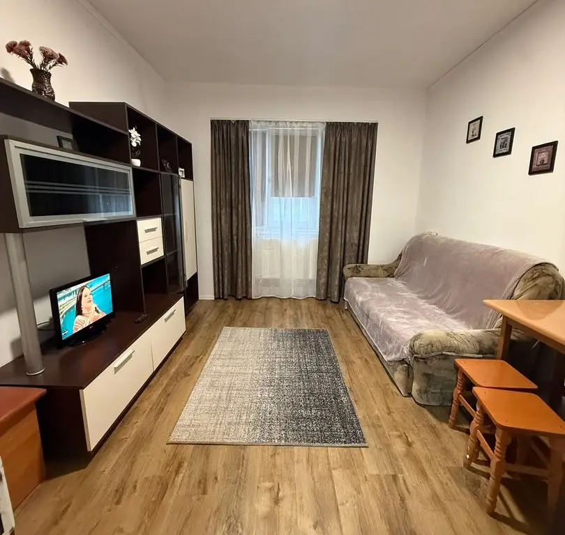 De vanzare garsoniera micro 40, et. 3/3, 27.000 euro