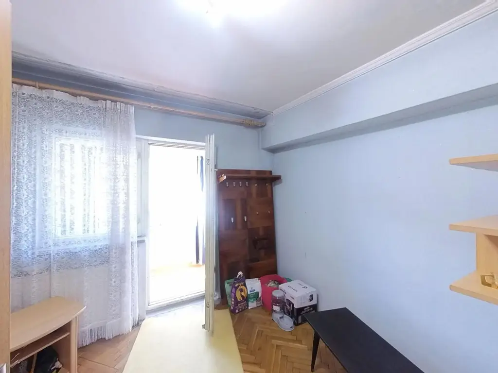 Apartament 4 Camere Ultracentral, Decomandat, Etaj 2