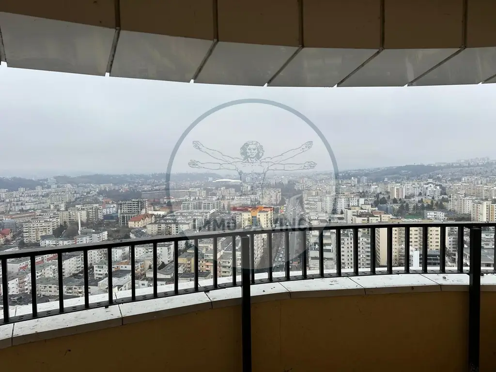 Penthouse West Tower