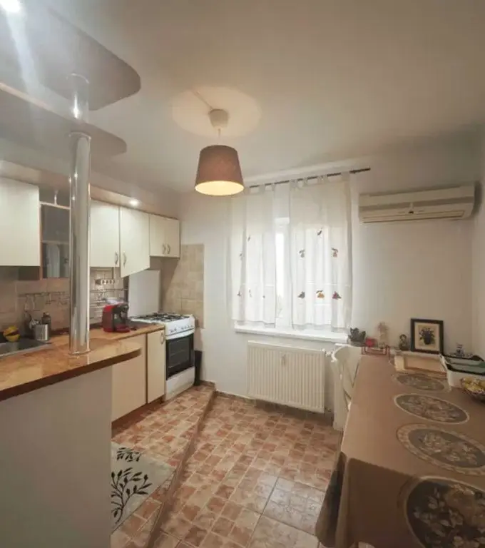 Apartament 2 cam. de inchiriat 60 mp Et. 4 Zona Aviatiei
