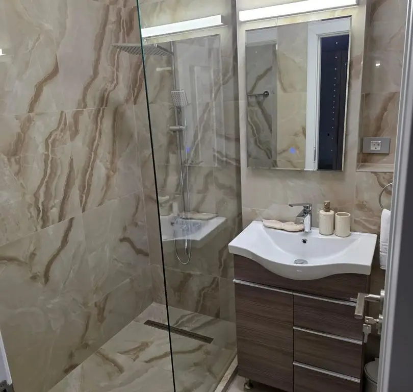 Apartament 1 cam, loc de parcare, Băile Felix. 120 000 E. Comision 0.