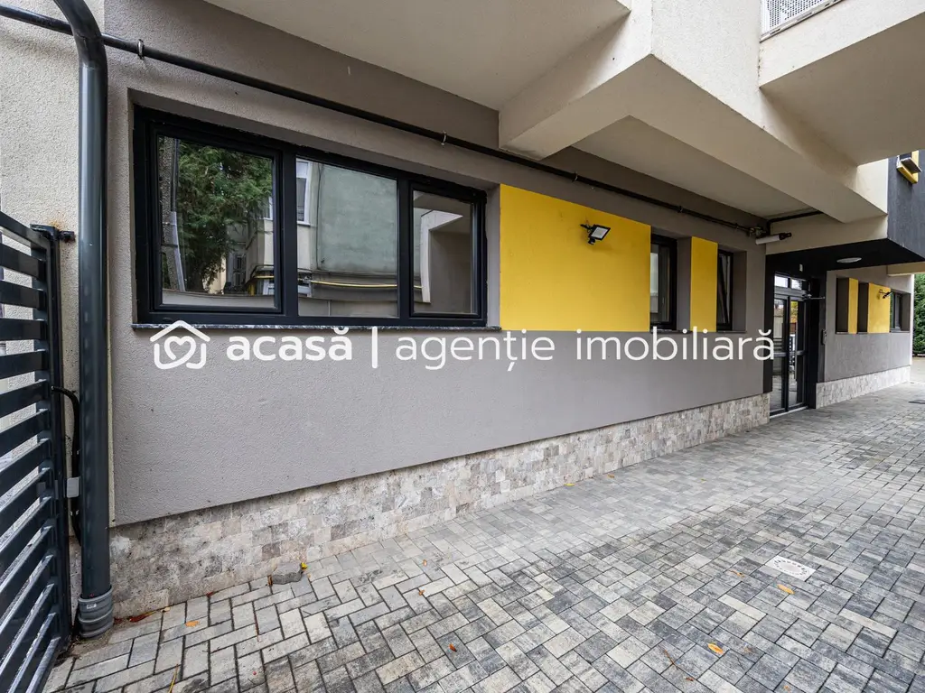 VÂNDUT! Apartament nou, ultracentral, cu loc de parcare privat