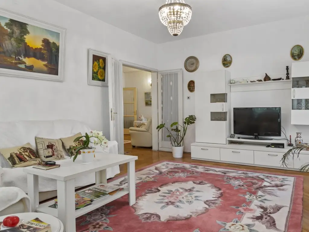 Vând apartament lux