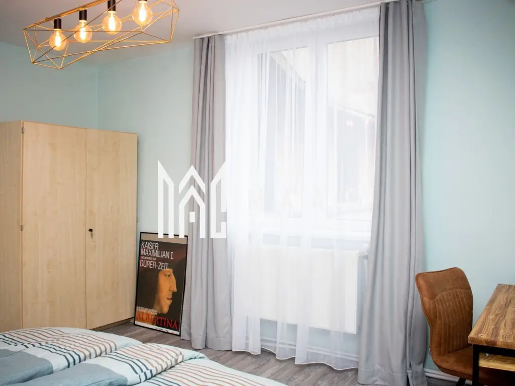 Apartament 4 camere | Etaj 1 | Renovat | Curte | Central