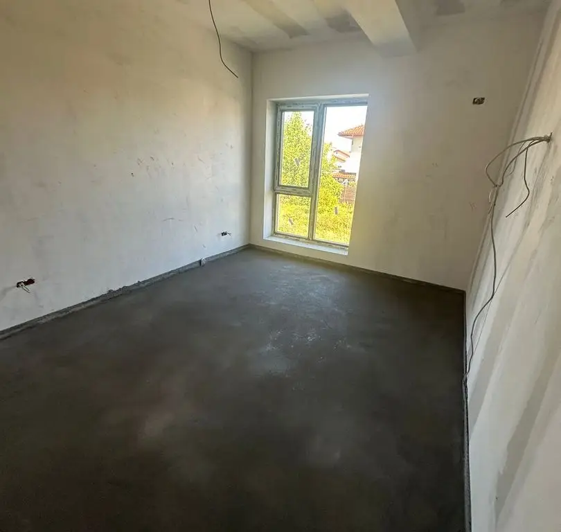 Casă single P+1+M de vânzare în Otopeni