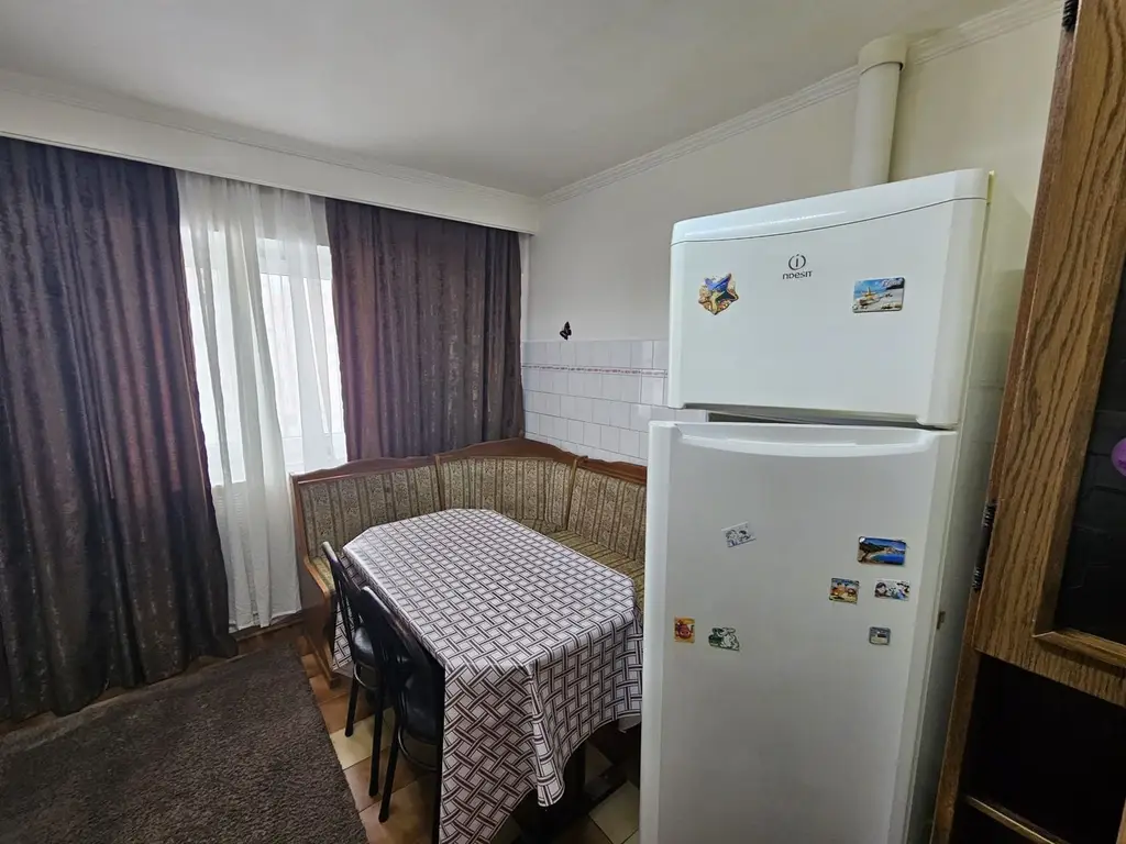 Apartament 2 camere, decomandat, Fratii Golesti
