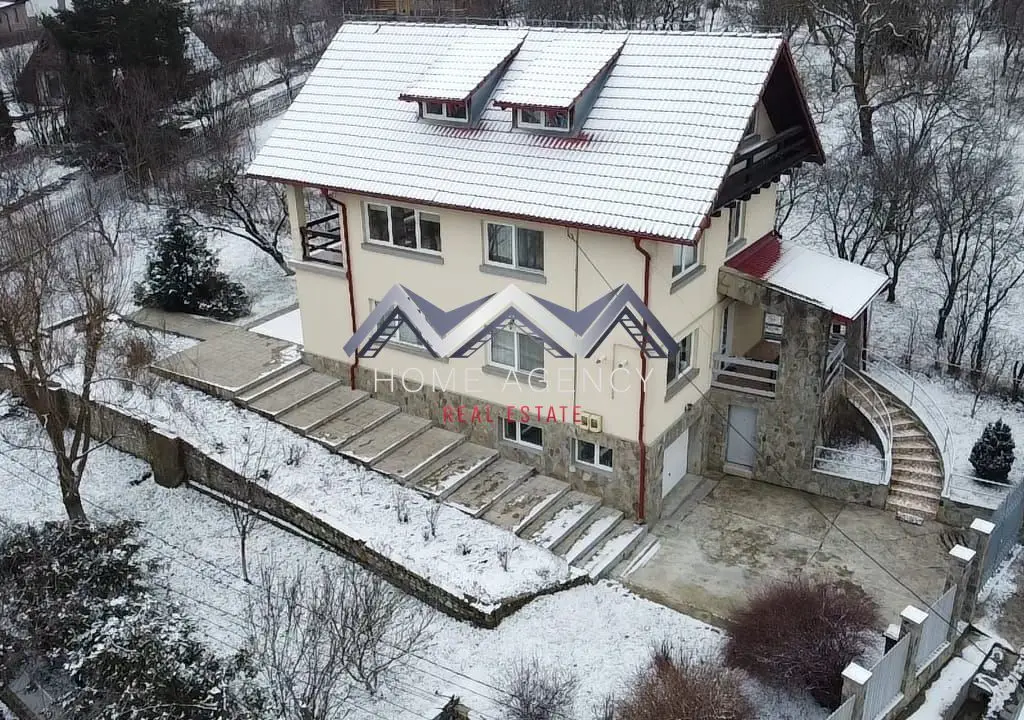 Vilă ultrafinisată cu panoramă superbă, teren 868 mp– Breaza