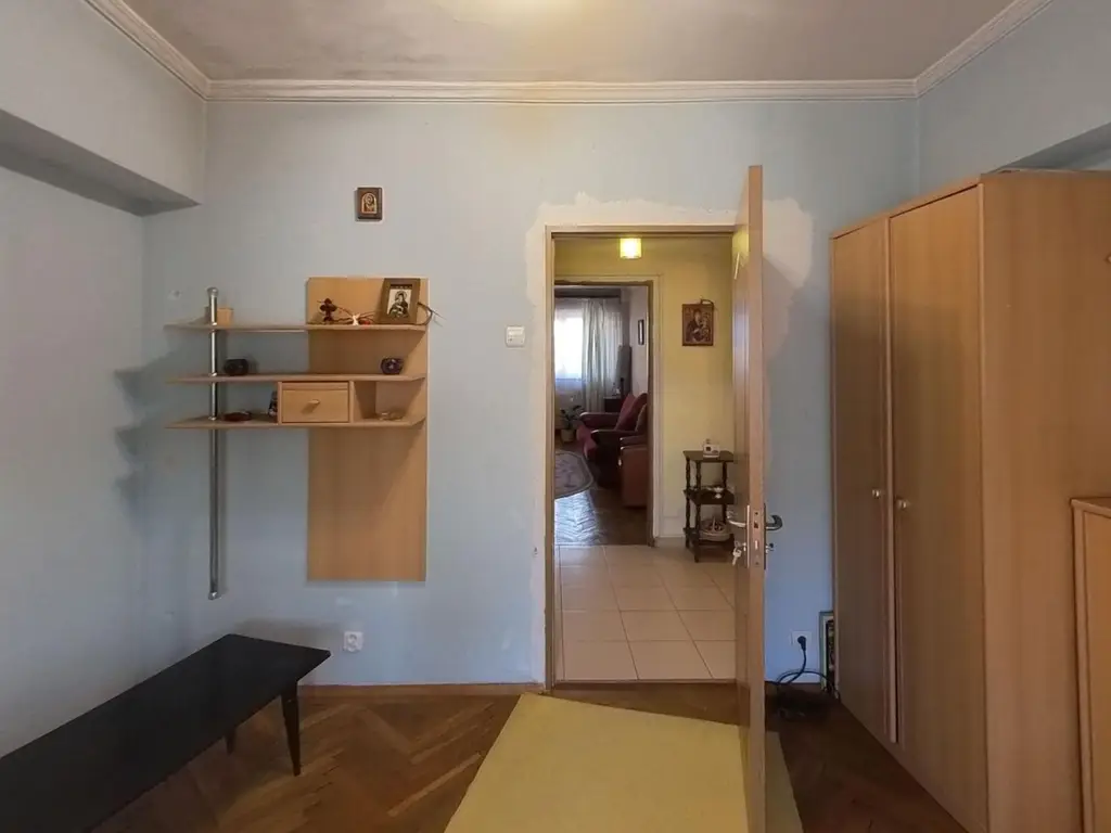 Apartament 4 Camere Ultracentral, Decomandat, Etaj 2