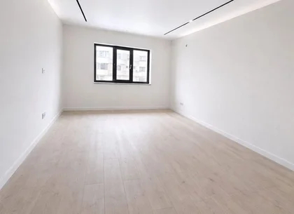 De vazare apartament cu 3 camere, Baia Comunala, 135.000 Euro