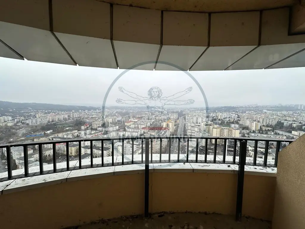 Penthouse West Tower