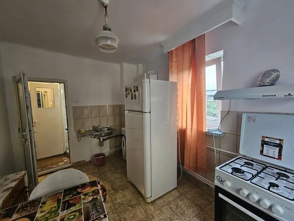 Apartament etaj casa cu teren 430 mp, N. Balcescu, stradal