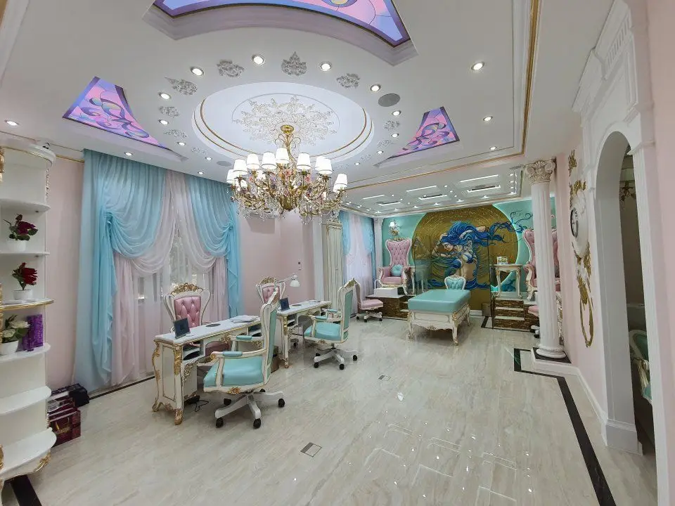 Vanzare Salon Infrumusetare de lux in Baneasa