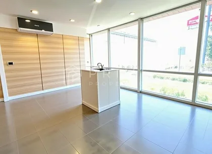 Spațiu comercial | Vitrină în L | 7 Noiembrie | Vizibilitate excelenta