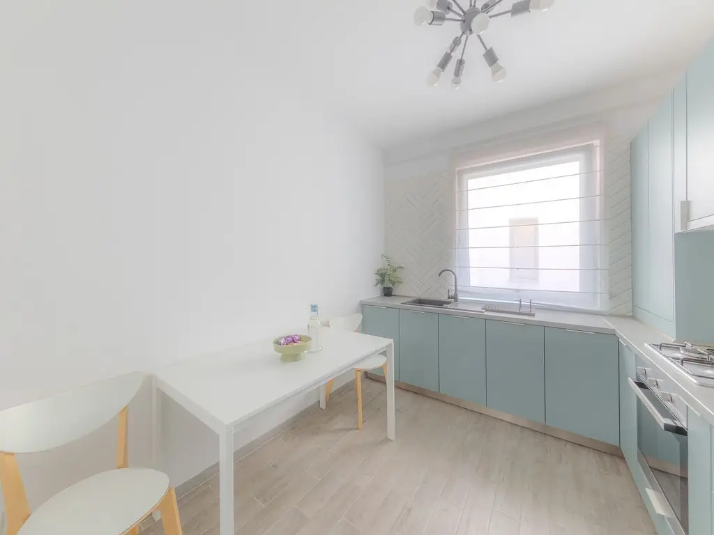 Apartament 3 camere, ultracentral, Oradea. 287 000 E. Comision 0