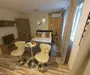 Casa + 5 apartamente + spatiu de inchiriat + parcari. Pretabil locuit + afacere