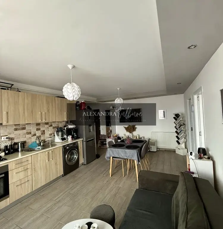 Apartament 3 camere, dressing, balcon, parcare, zona Eroilor