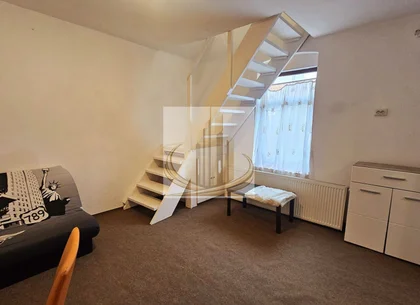 Apartament cu 2 camere de vânzare la casa in curte comuna
