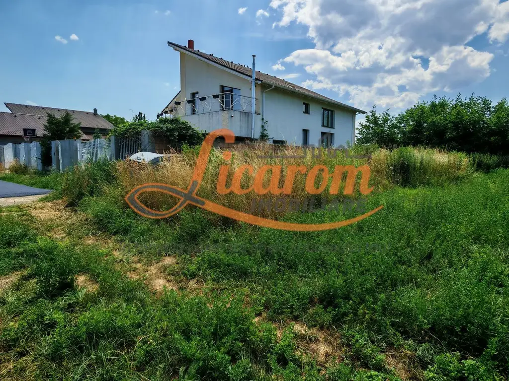 Teren intravilan Stupini ,Central, 823mp,Utilitati,83000 eur