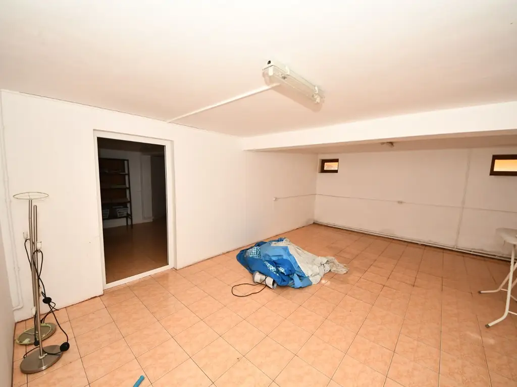 Vila spatioasa, pretabil pentru locuit/clinica, zona Micro 17 – Galati