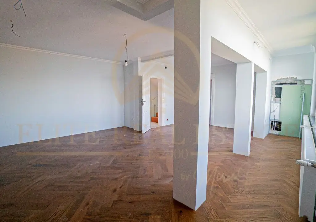 Năvodari - Casă exclusivistă cu ponton privat – Primul rând la lac