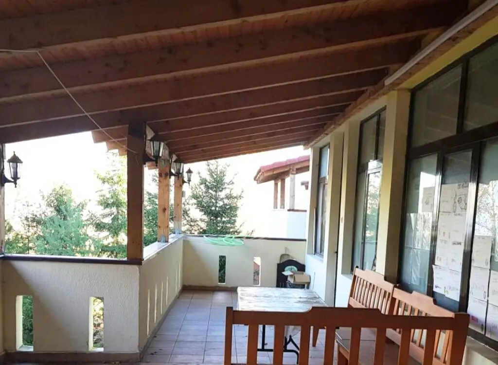 Hotel cu arhitectură montană deosebită poziționare premium Sâmbătă de Sus