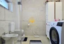 Casă modernă de vânzare, curte, 6 camere, parcare, Zona Vivo, Florești