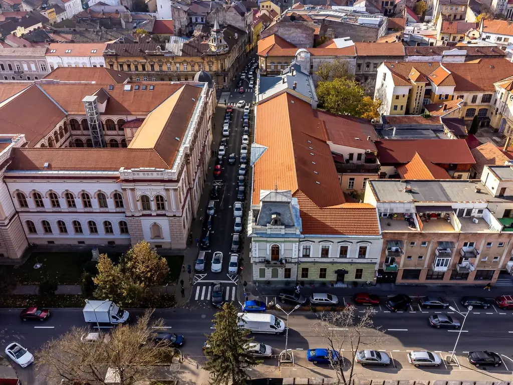 De închiriat spațiu ultracentral, ideal pentru multiple activități