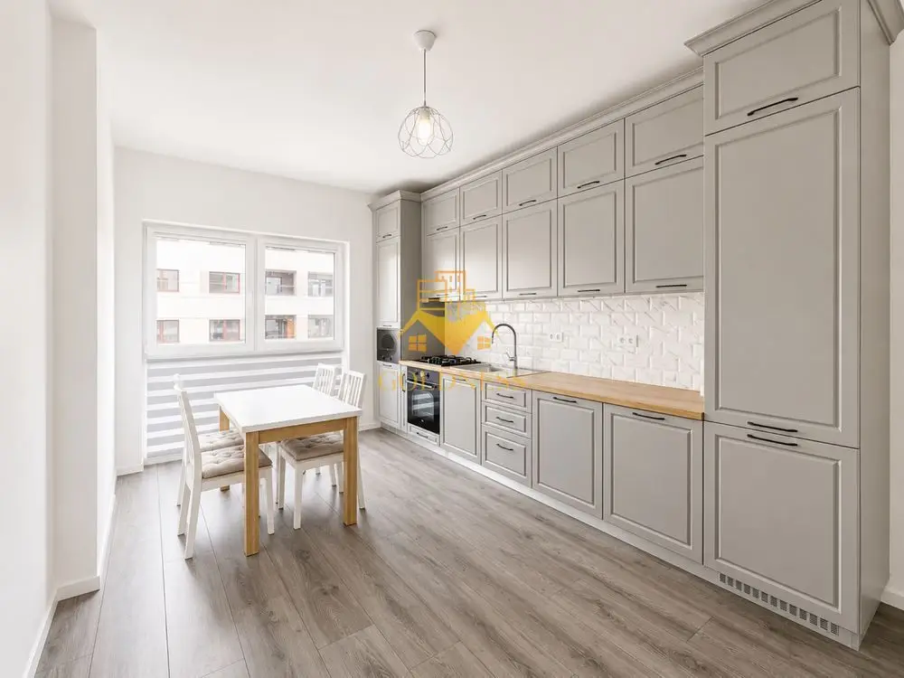 Apartament 3 camere Marasti , 2 bai, parcare, bloc nou,lift, Campina!