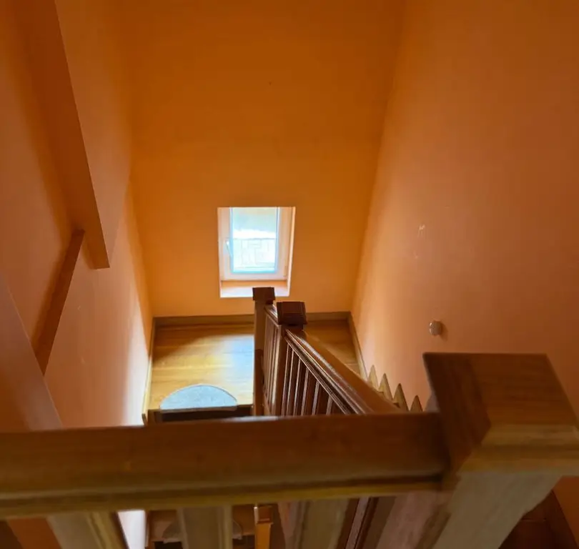 BRASADAS vinde casa 7 cam 11 ari teren renovată integral.