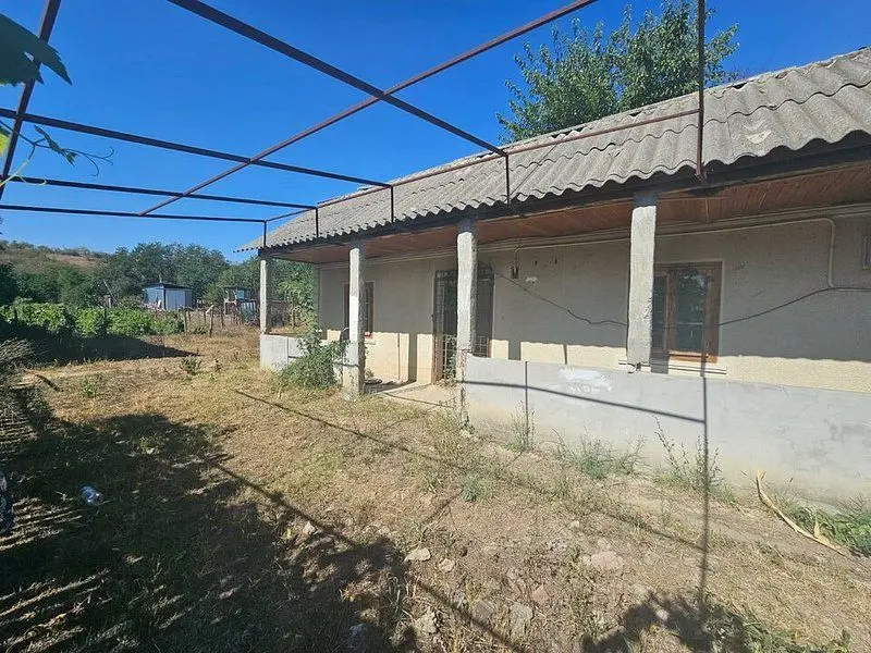 Teren 1800 mp + casa batraneasca - Fartanesti, jud. Galati