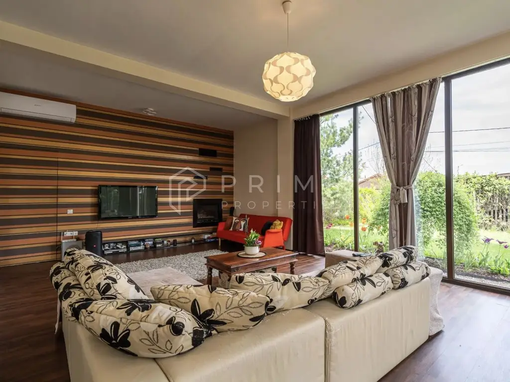 Vilă cu design și dotări deosebite de vânzare