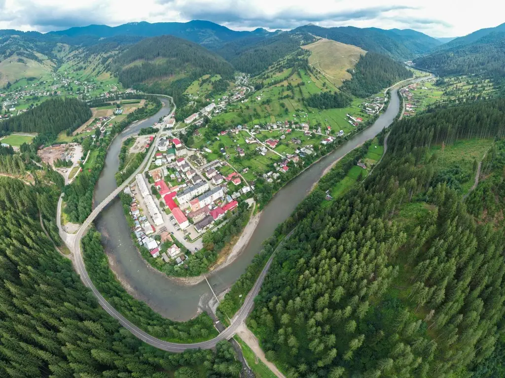 Teren 4,46 ha pentru resort / cabane – Vatra Dornei, intravilan + extr