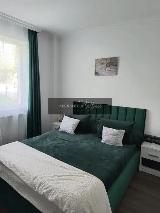 Apartament 3 camere, 2 bai, balcon, Teilor