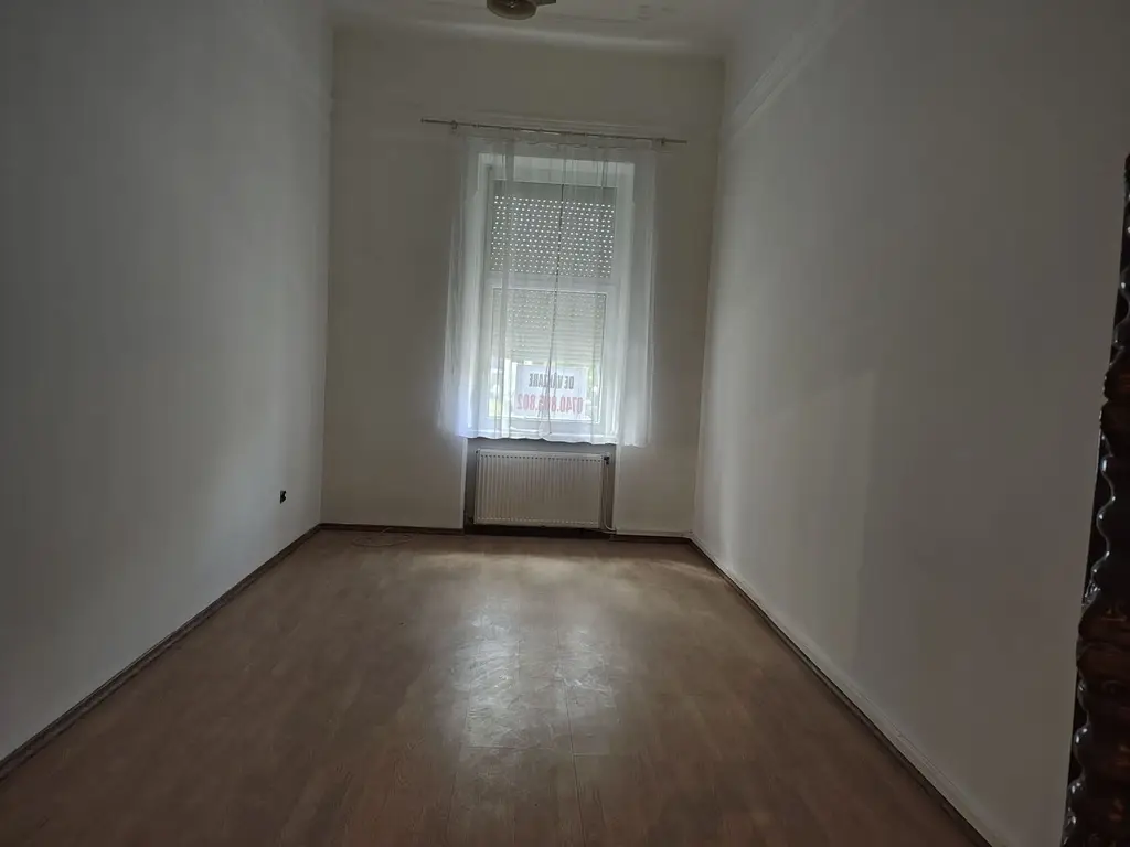 Apartament la casă cu front stradal,  str. M. Eminescu. 119 900 E.