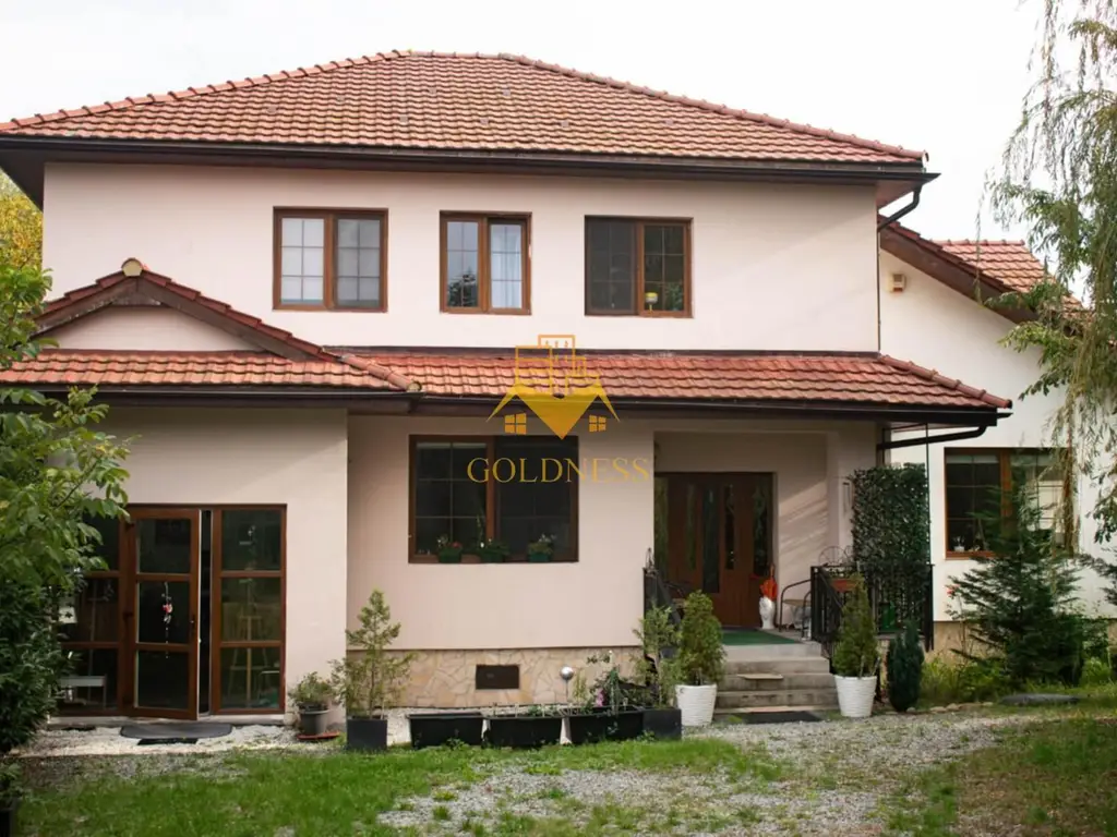 Sediu firma sau clinica.Buna Ziua, 2000 mp teren cu front de 35 ml.