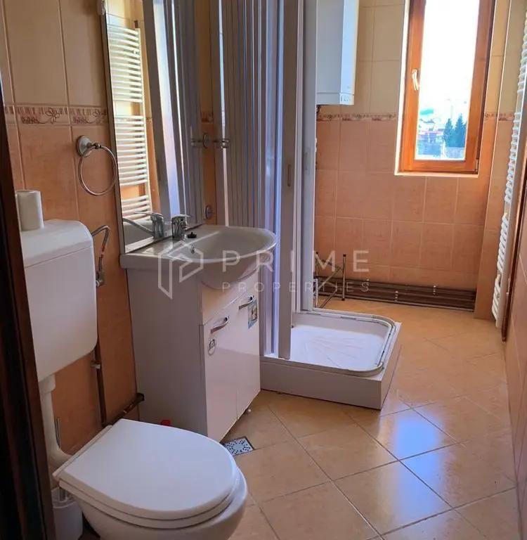 De inchiriat apartament 2 camere in centru