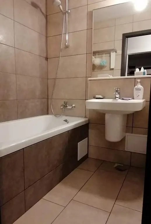Apartament 4 camere decomandat Pacii-Gorjului-Apusului-Uverturii, COMPLEX COMERCIAL APUSULUI
