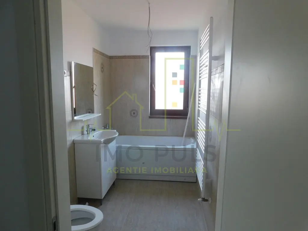 Decomandat . Finisaje de calitate.