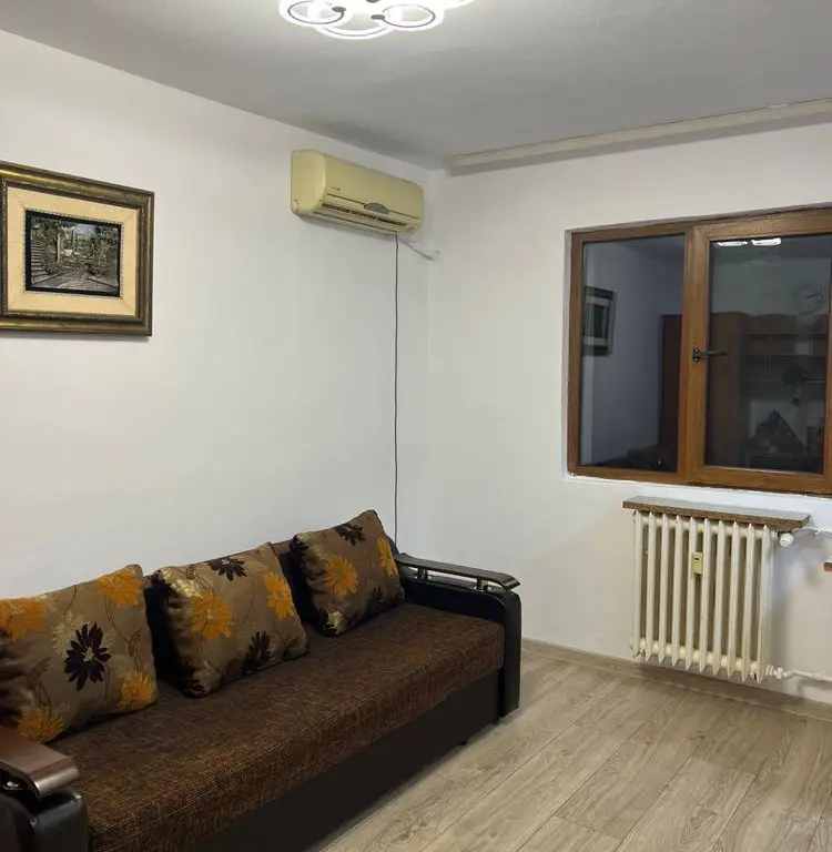 Vanzare garsoniera Piata Alba Iulia, Decebal, str. Moise Nicoara