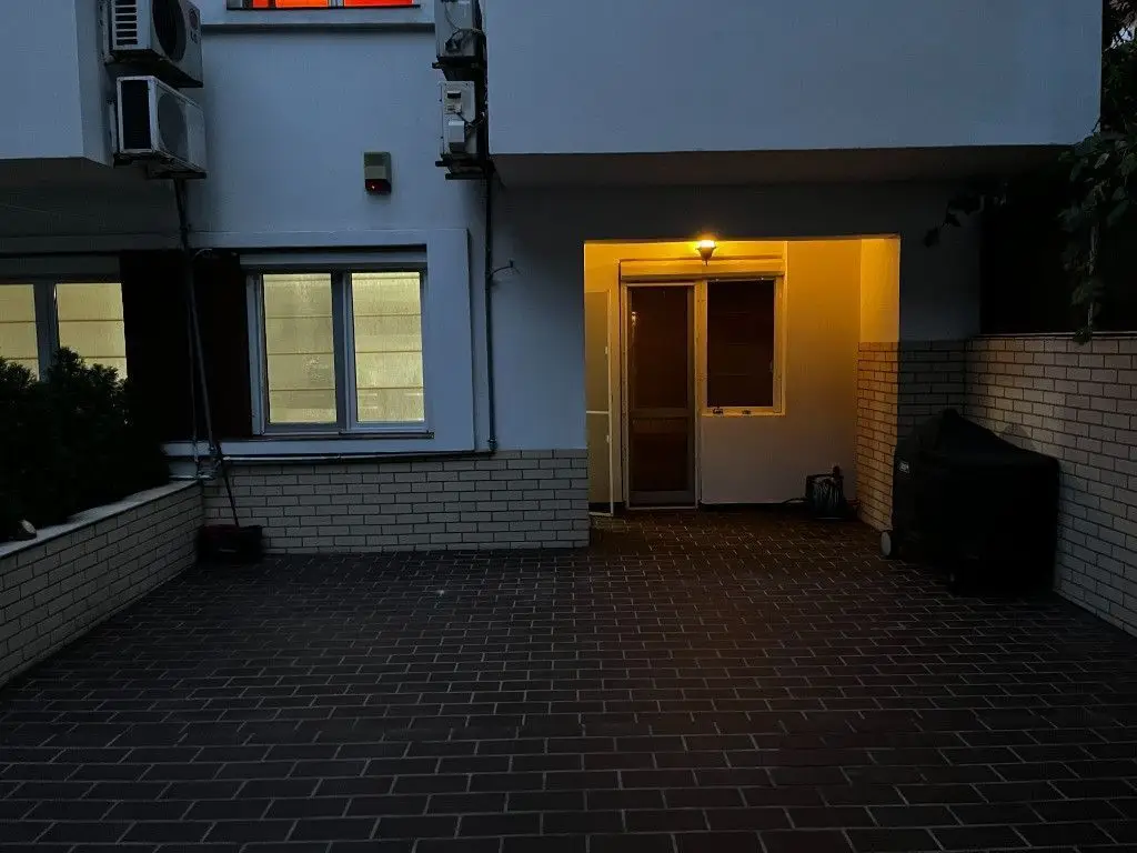 BRASADAS inchiriaza APARTAMENT cu 3 camere zona Mihai Bravu