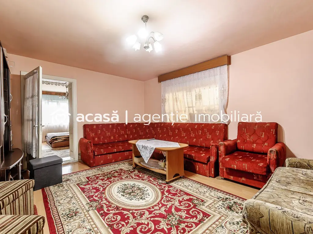 Locuință pentru familie mare apartament la casă, cu teren, Bujac.