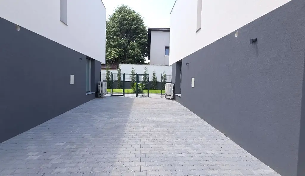 Giulesti duplex P+1 4 camere de vanzare