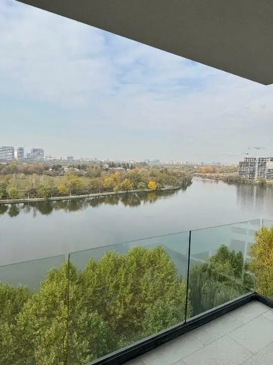 Pers fizică - Apartament de vis cu 3 camere şi vedere superba spre lac!